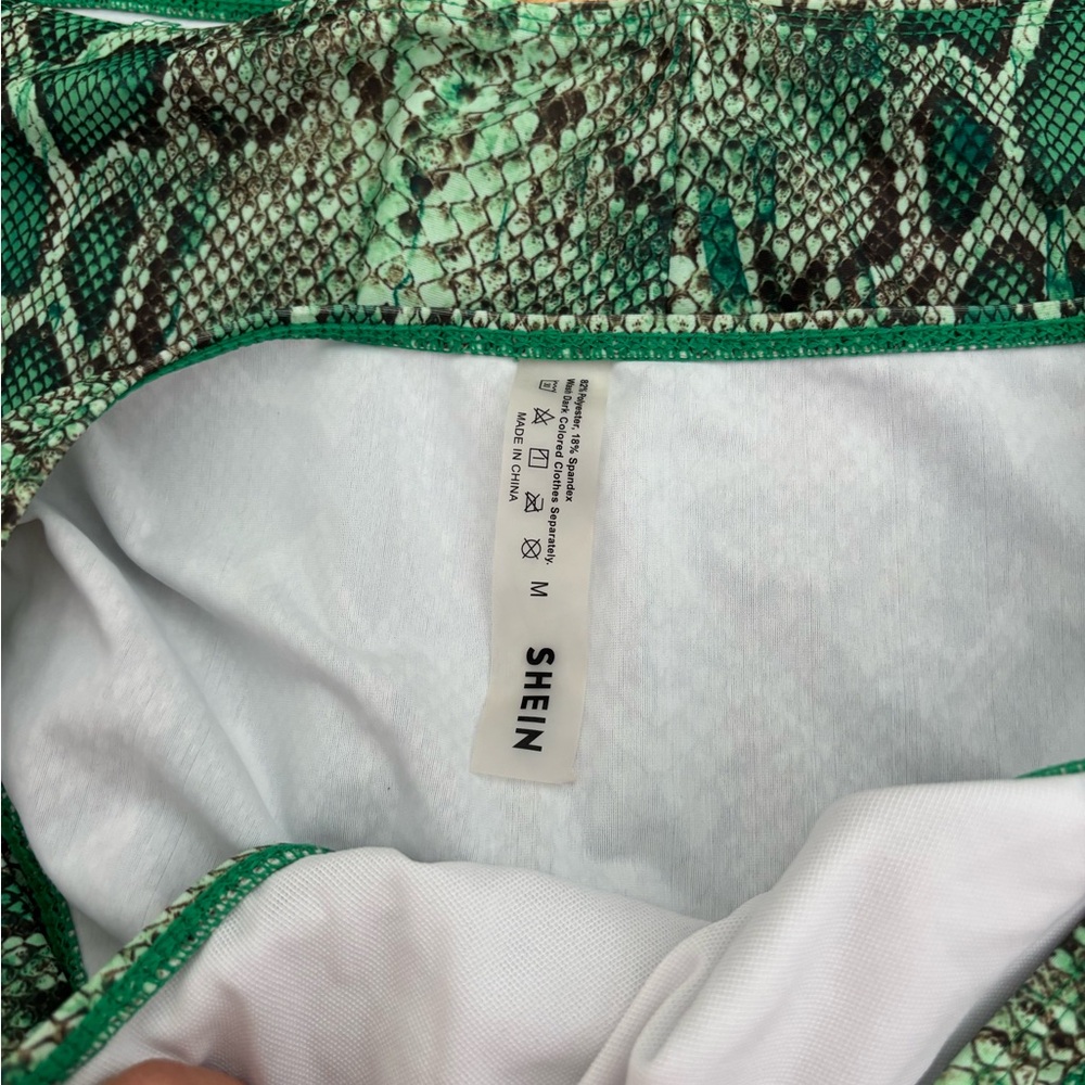 Green Snake-Print Bikini Set with Matching Skirt - Picture 5 of 11